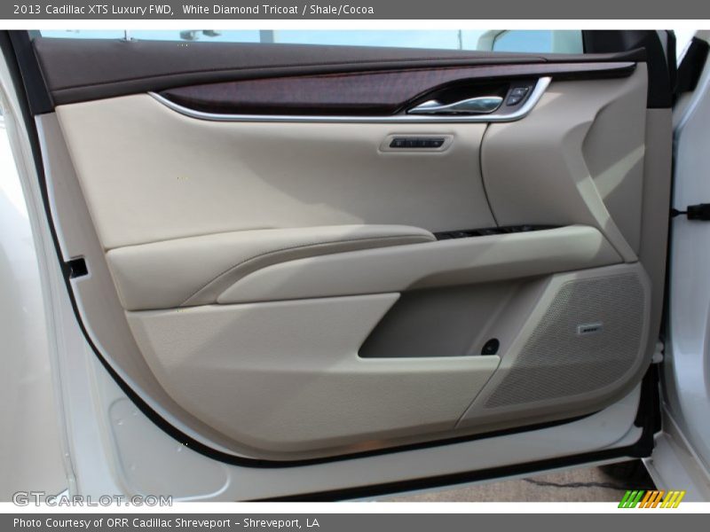 White Diamond Tricoat / Shale/Cocoa 2013 Cadillac XTS Luxury FWD