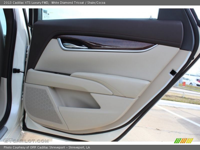 White Diamond Tricoat / Shale/Cocoa 2013 Cadillac XTS Luxury FWD