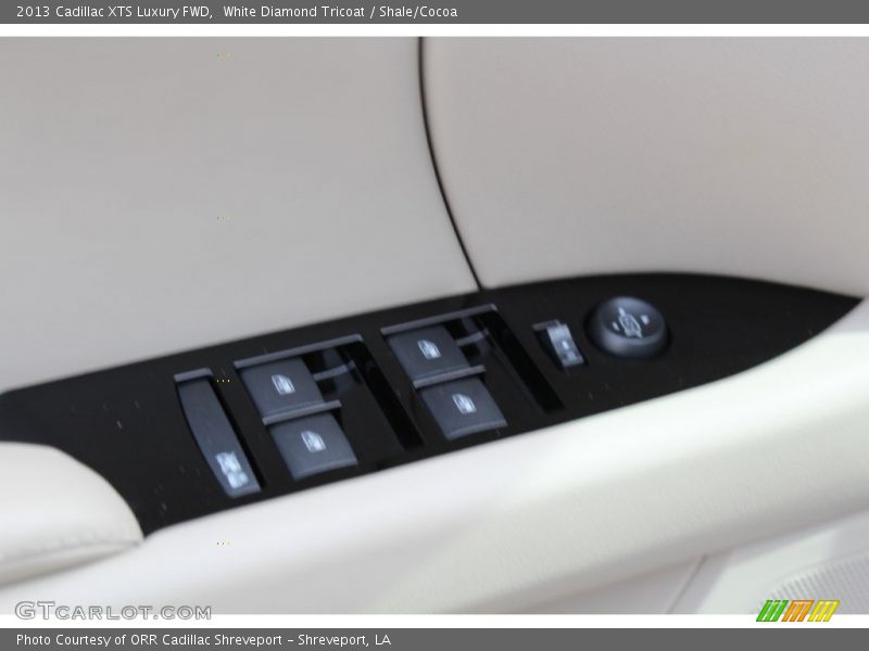 White Diamond Tricoat / Shale/Cocoa 2013 Cadillac XTS Luxury FWD