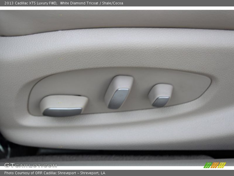 White Diamond Tricoat / Shale/Cocoa 2013 Cadillac XTS Luxury FWD