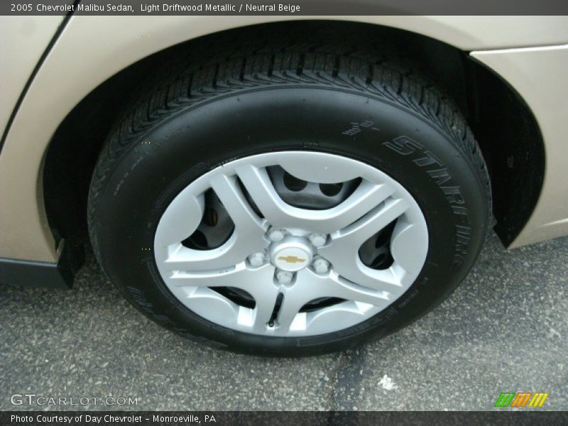 Light Driftwood Metallic / Neutral Beige 2005 Chevrolet Malibu Sedan