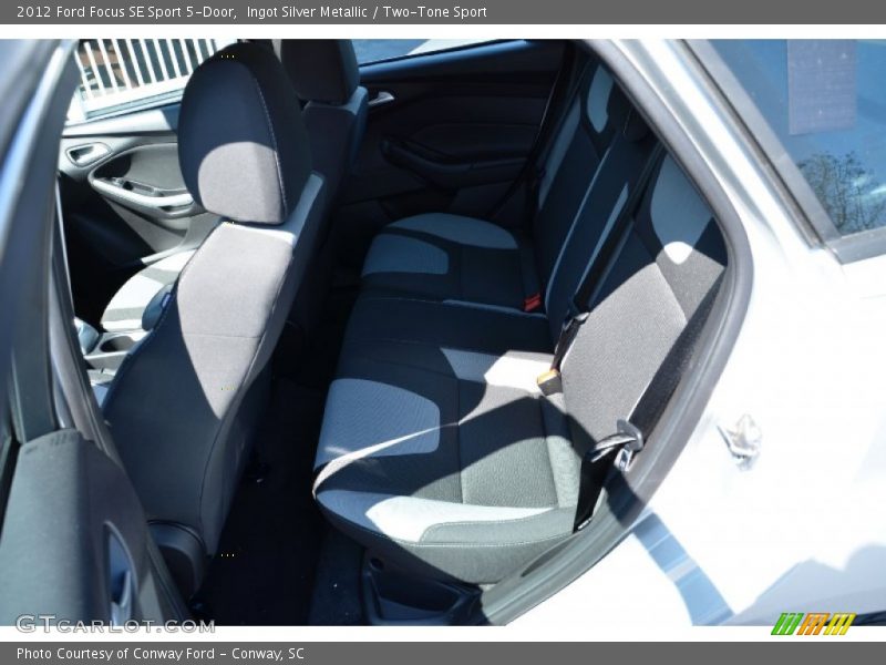 Ingot Silver Metallic / Two-Tone Sport 2012 Ford Focus SE Sport 5-Door