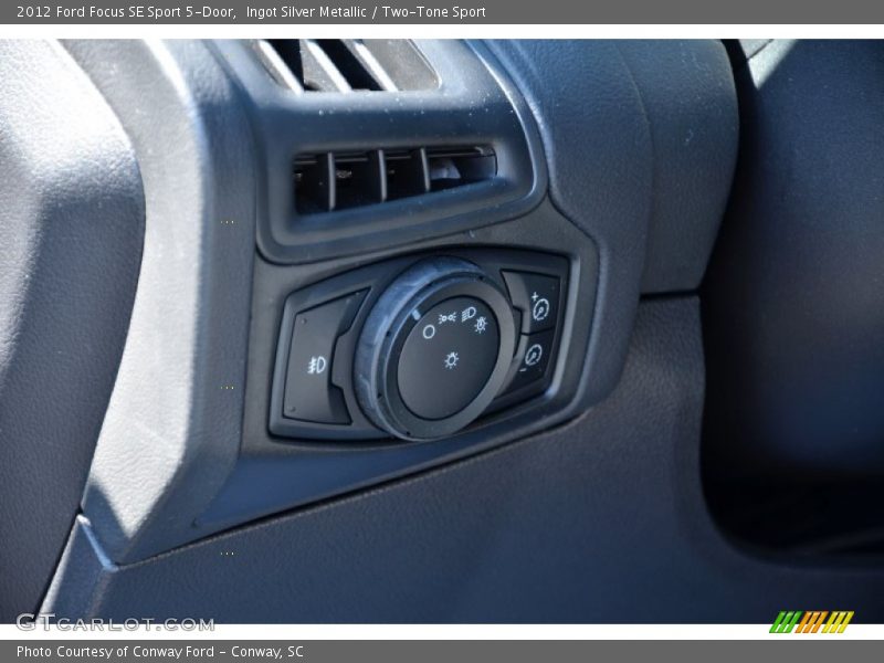 Ingot Silver Metallic / Two-Tone Sport 2012 Ford Focus SE Sport 5-Door