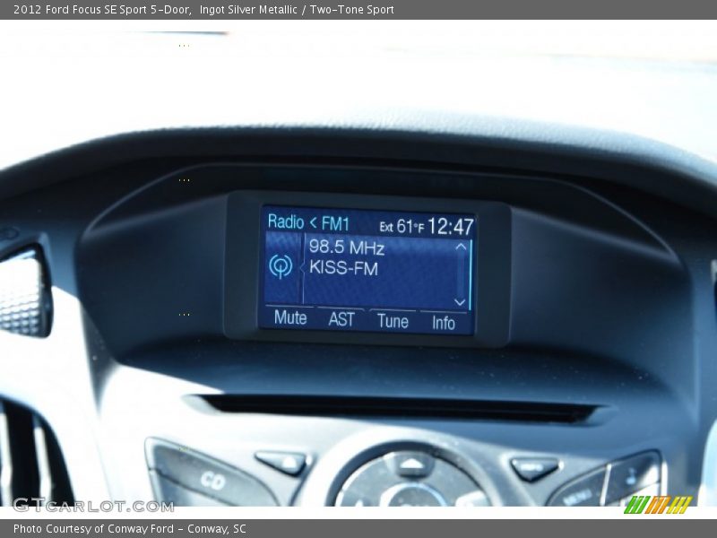 Ingot Silver Metallic / Two-Tone Sport 2012 Ford Focus SE Sport 5-Door