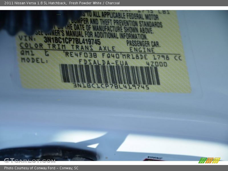 Fresh Powder White / Charcoal 2011 Nissan Versa 1.8 SL Hatchback