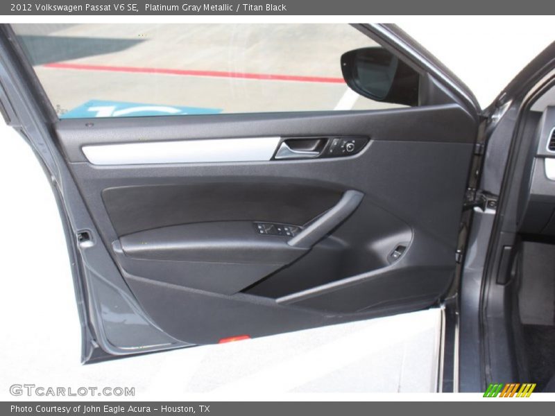 Platinum Gray Metallic / Titan Black 2012 Volkswagen Passat V6 SE