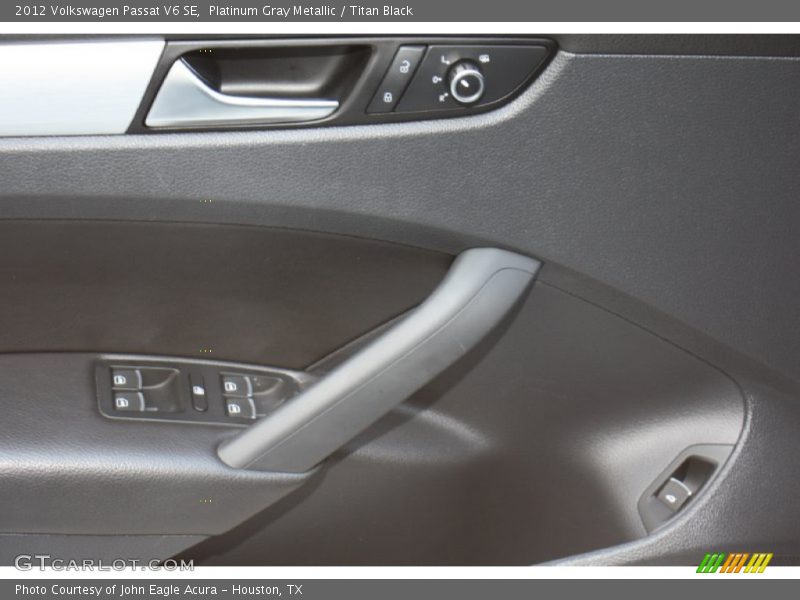 Platinum Gray Metallic / Titan Black 2012 Volkswagen Passat V6 SE