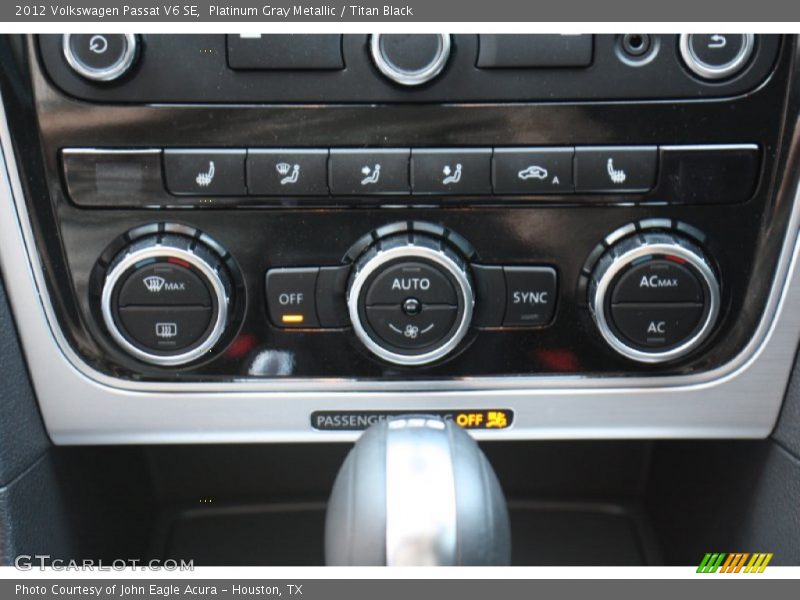 Platinum Gray Metallic / Titan Black 2012 Volkswagen Passat V6 SE
