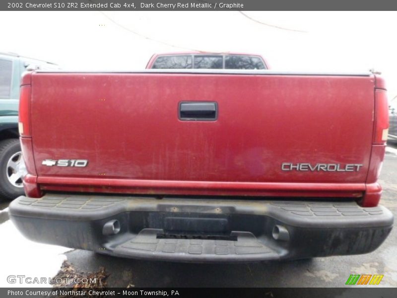 Dark Cherry Red Metallic / Graphite 2002 Chevrolet S10 ZR2 Extended Cab 4x4