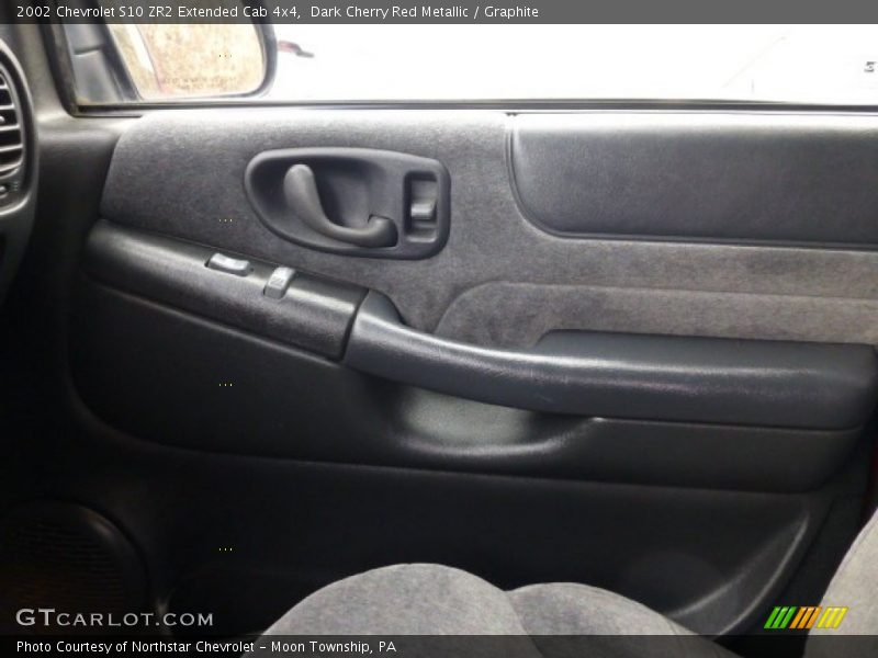 Dark Cherry Red Metallic / Graphite 2002 Chevrolet S10 ZR2 Extended Cab 4x4