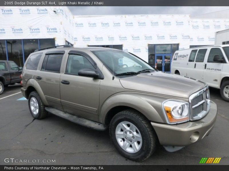 Front 3/4 View of 2005 Durango SLT 4x4