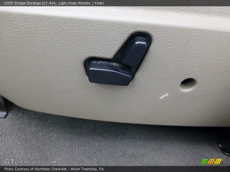 Light Khaki Metallic / Khaki 2005 Dodge Durango SLT 4x4