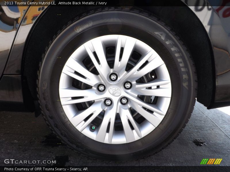 Attitude Black Metallic / Ivory 2013 Toyota Camry Hybrid LE