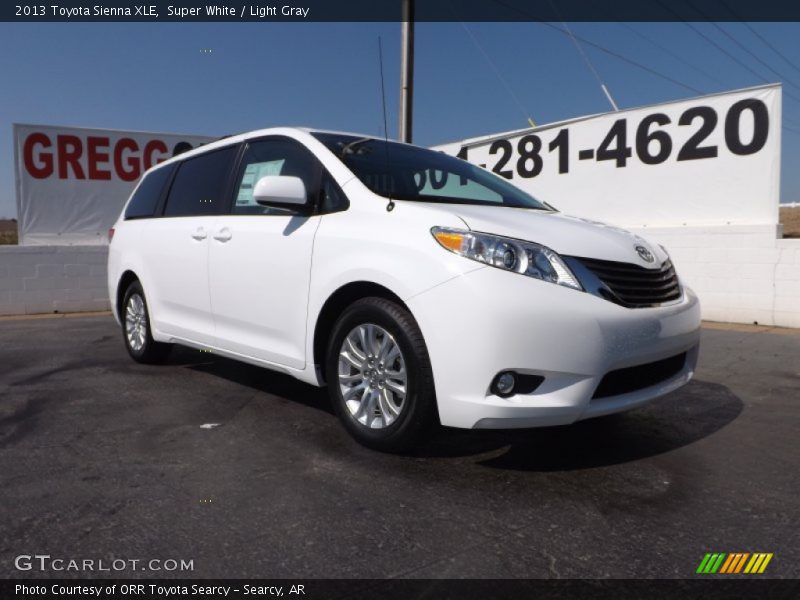 Super White / Light Gray 2013 Toyota Sienna XLE