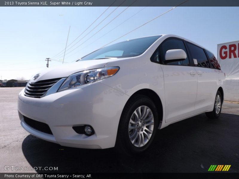 Super White / Light Gray 2013 Toyota Sienna XLE