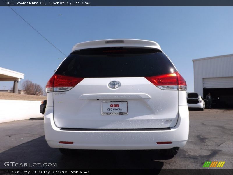 Super White / Light Gray 2013 Toyota Sienna XLE