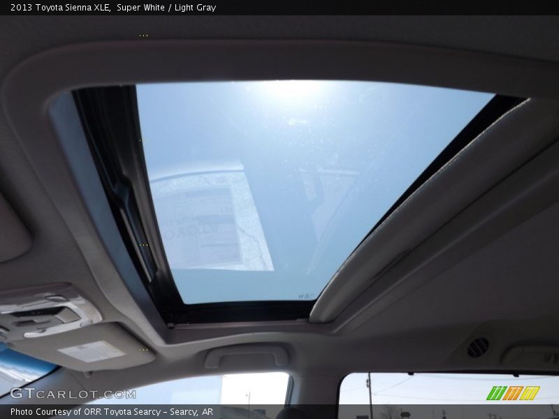 Super White / Light Gray 2013 Toyota Sienna XLE