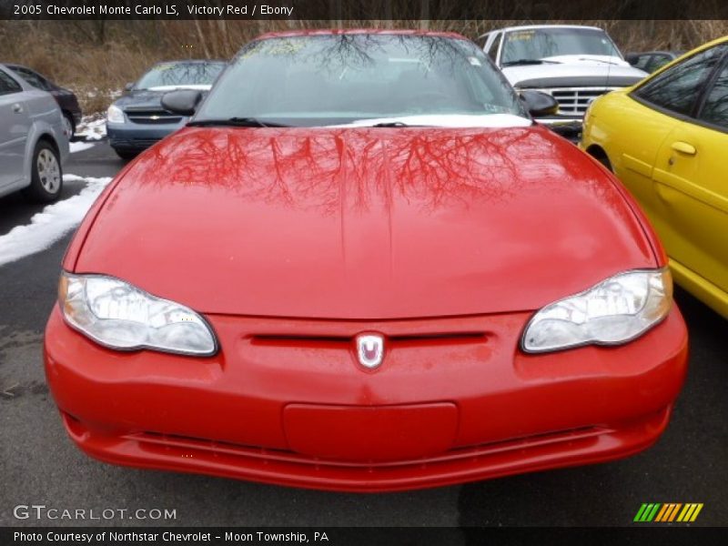 Victory Red / Ebony 2005 Chevrolet Monte Carlo LS