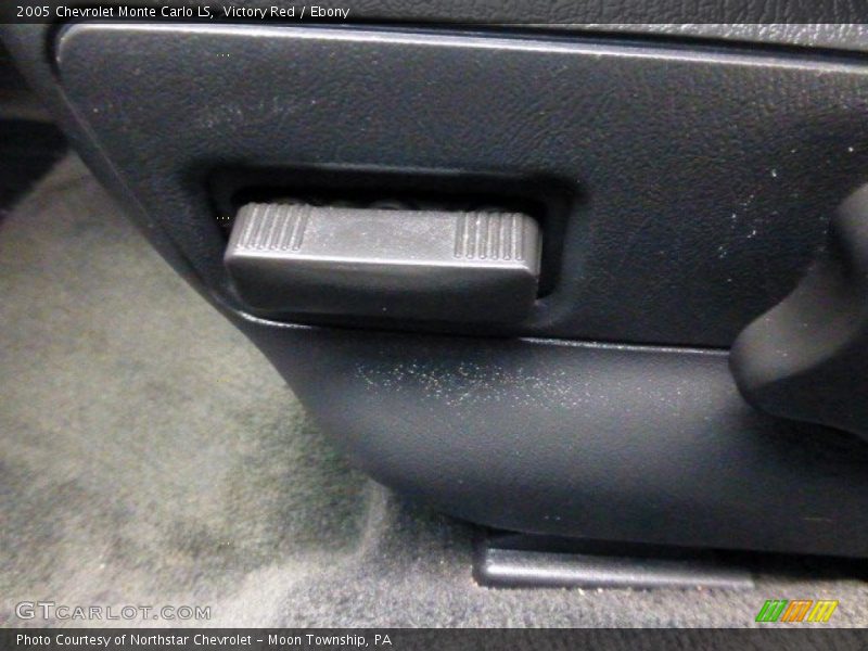 Victory Red / Ebony 2005 Chevrolet Monte Carlo LS