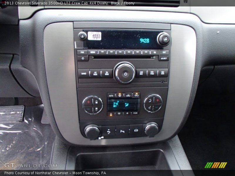 Controls of 2013 Silverado 3500HD LTZ Crew Cab 4x4 Dually