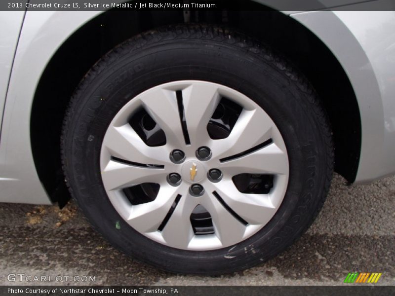 Silver Ice Metallic / Jet Black/Medium Titanium 2013 Chevrolet Cruze LS