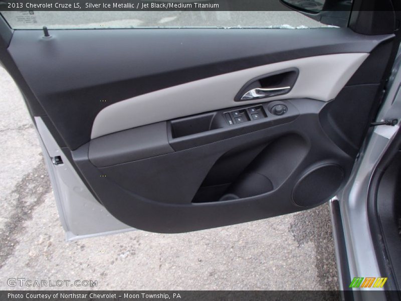 Silver Ice Metallic / Jet Black/Medium Titanium 2013 Chevrolet Cruze LS