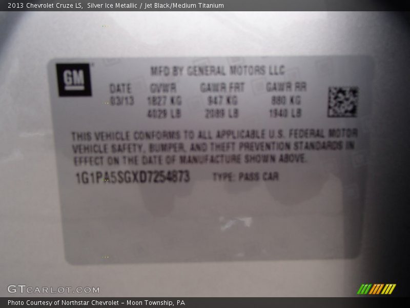 Silver Ice Metallic / Jet Black/Medium Titanium 2013 Chevrolet Cruze LS
