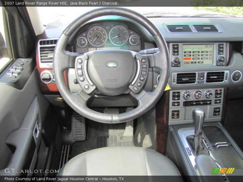 Dashboard of 2007 Range Rover HSE