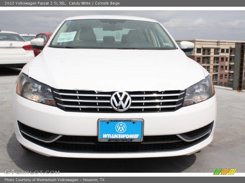 Candy White / Cornsilk Beige 2013 Volkswagen Passat 2.5L SEL