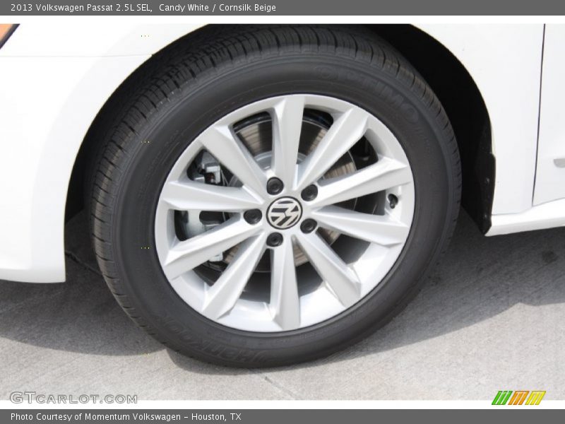 Candy White / Cornsilk Beige 2013 Volkswagen Passat 2.5L SEL