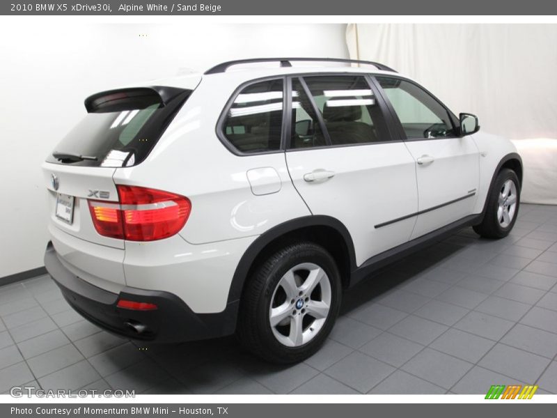 Alpine White / Sand Beige 2010 BMW X5 xDrive30i