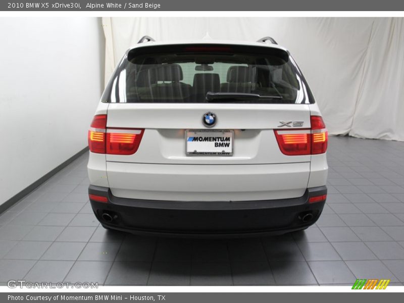 Alpine White / Sand Beige 2010 BMW X5 xDrive30i