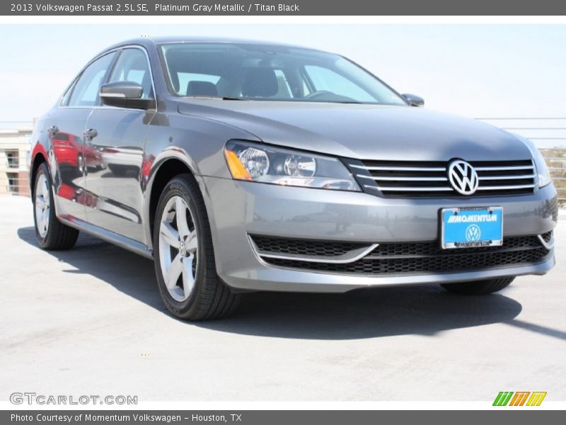 Platinum Gray Metallic / Titan Black 2013 Volkswagen Passat 2.5L SE