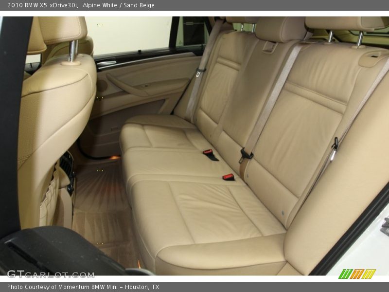 Alpine White / Sand Beige 2010 BMW X5 xDrive30i