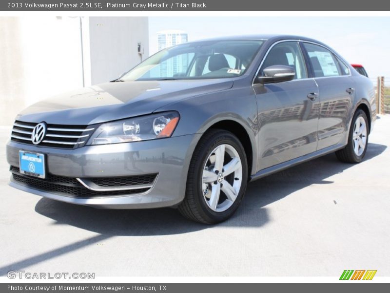 Platinum Gray Metallic / Titan Black 2013 Volkswagen Passat 2.5L SE