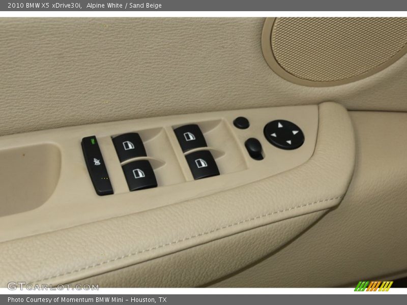 Alpine White / Sand Beige 2010 BMW X5 xDrive30i