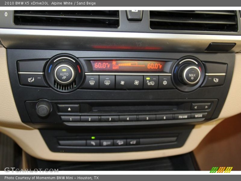 Alpine White / Sand Beige 2010 BMW X5 xDrive30i