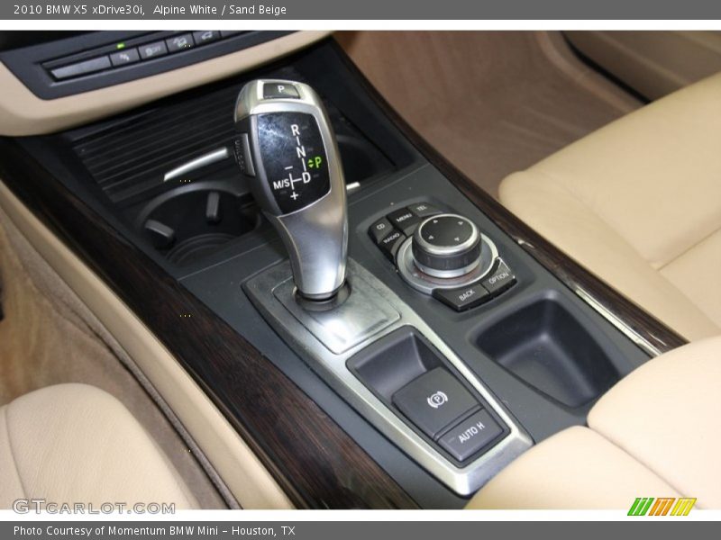 Alpine White / Sand Beige 2010 BMW X5 xDrive30i