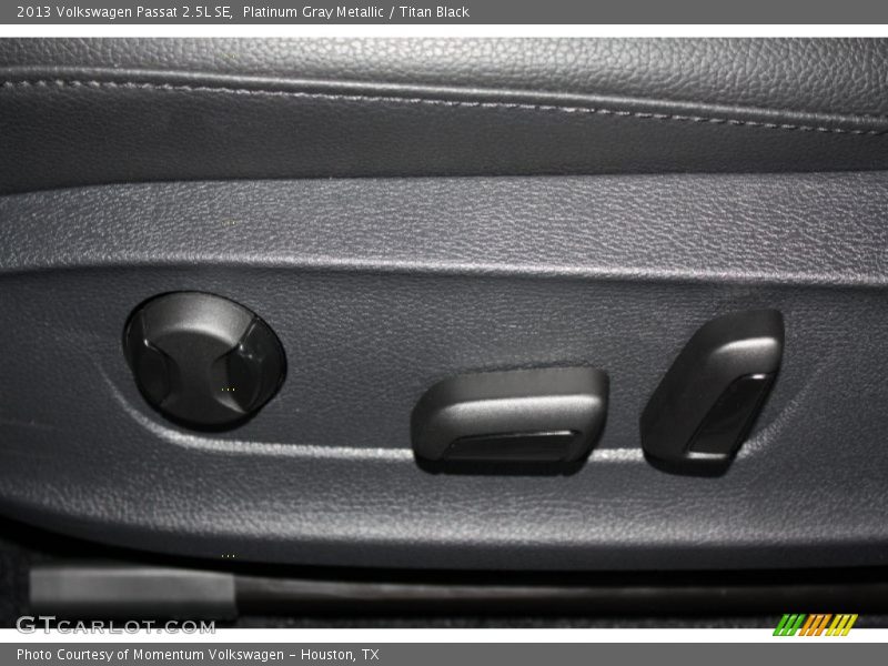 Platinum Gray Metallic / Titan Black 2013 Volkswagen Passat 2.5L SE
