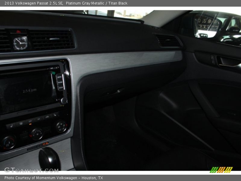 Platinum Gray Metallic / Titan Black 2013 Volkswagen Passat 2.5L SE