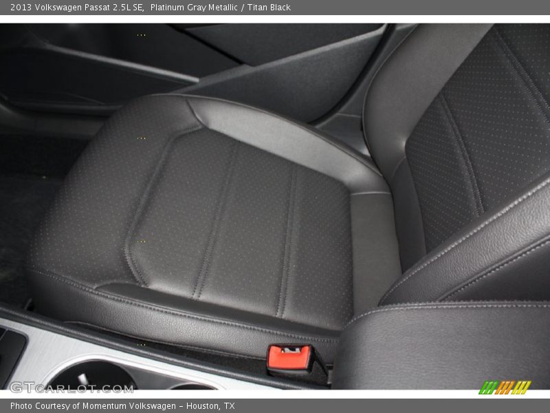 Platinum Gray Metallic / Titan Black 2013 Volkswagen Passat 2.5L SE