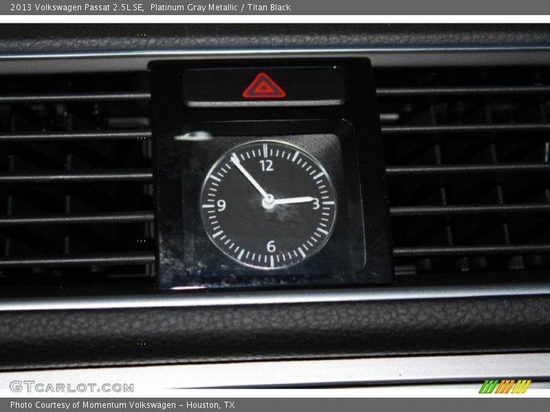 Platinum Gray Metallic / Titan Black 2013 Volkswagen Passat 2.5L SE