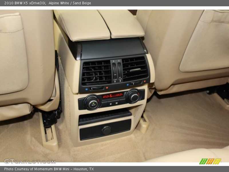 Alpine White / Sand Beige 2010 BMW X5 xDrive30i