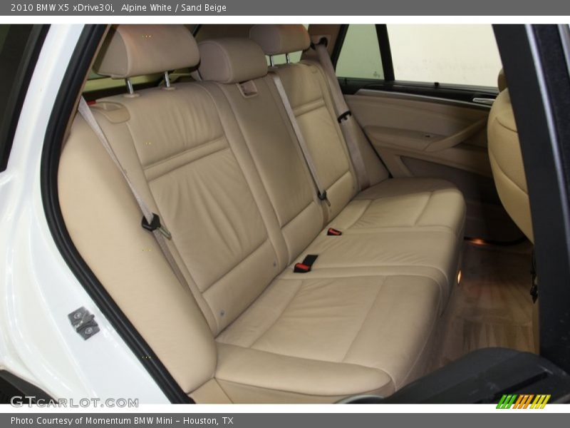 Alpine White / Sand Beige 2010 BMW X5 xDrive30i