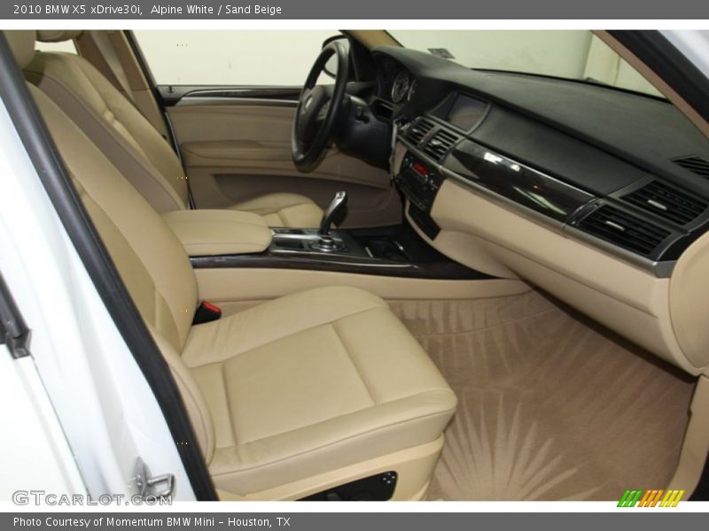 Alpine White / Sand Beige 2010 BMW X5 xDrive30i
