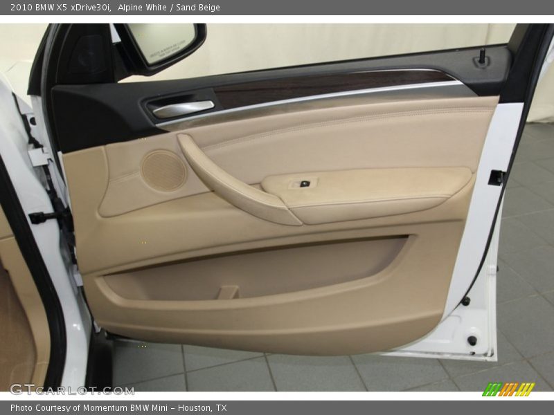 Alpine White / Sand Beige 2010 BMW X5 xDrive30i
