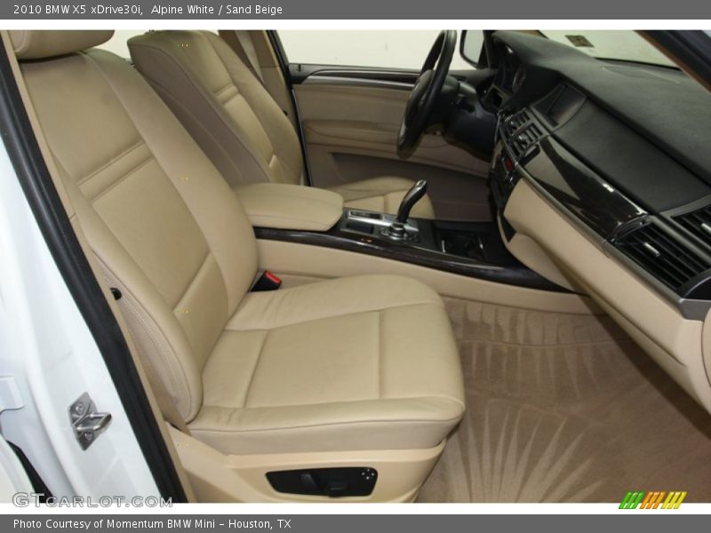 Alpine White / Sand Beige 2010 BMW X5 xDrive30i