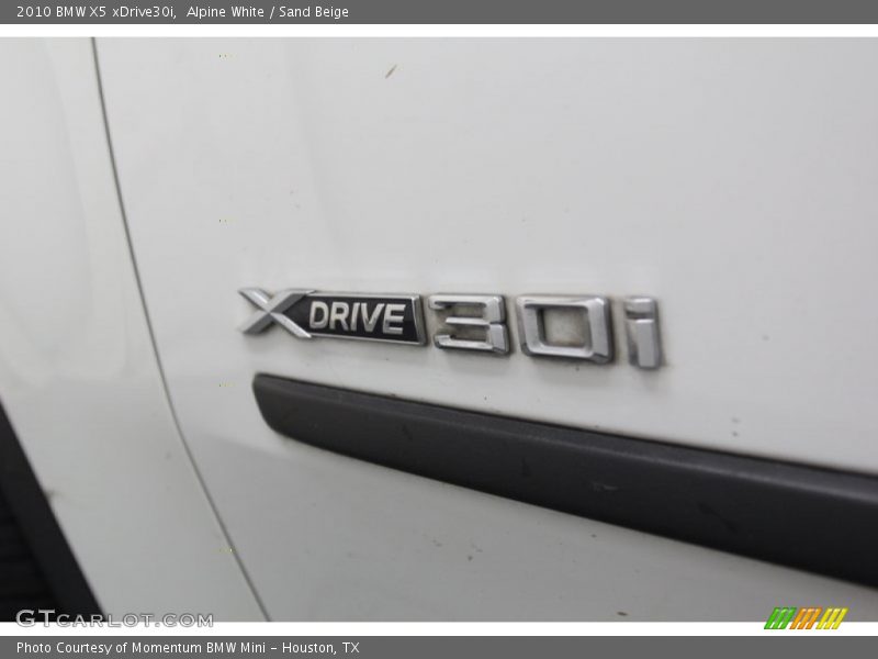 Alpine White / Sand Beige 2010 BMW X5 xDrive30i