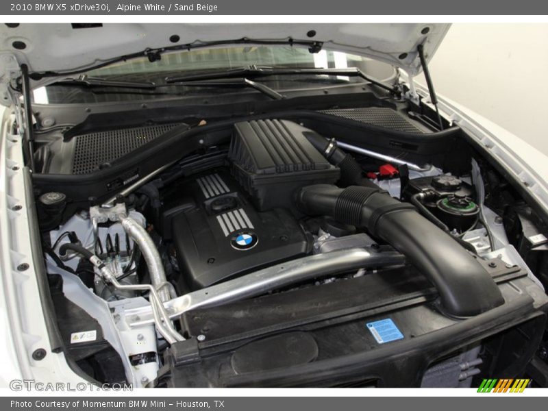 Alpine White / Sand Beige 2010 BMW X5 xDrive30i