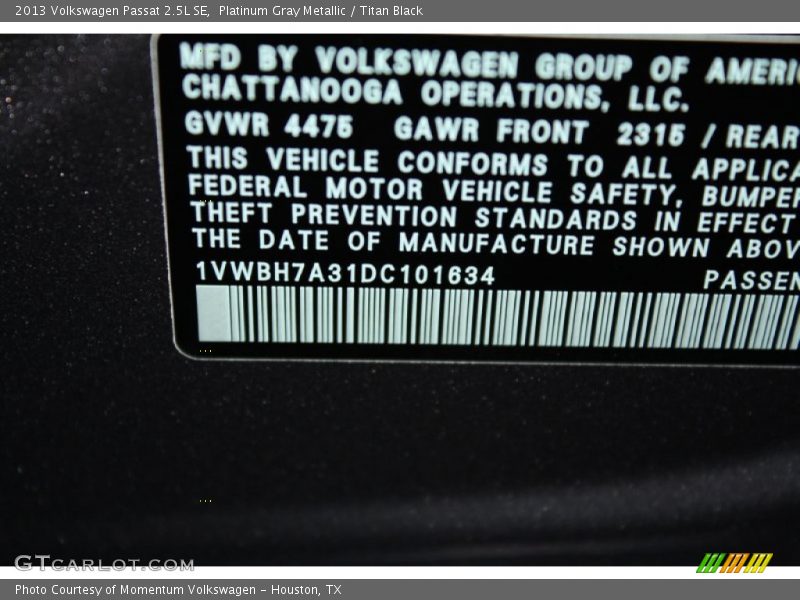 Platinum Gray Metallic / Titan Black 2013 Volkswagen Passat 2.5L SE